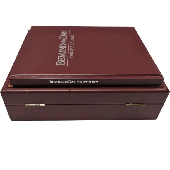 Bereavement Box Beyond This Day The Way of Hope Memorial Book Keepsake Box Set - Picture 2 of 6